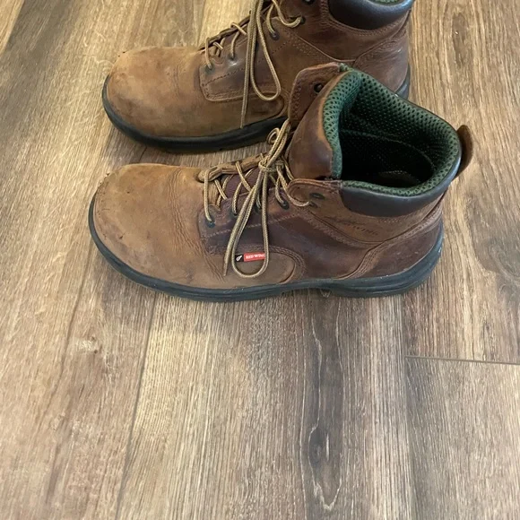 Men’s size 11 Red Wing composite toe work boots. - Picture 2 of 7